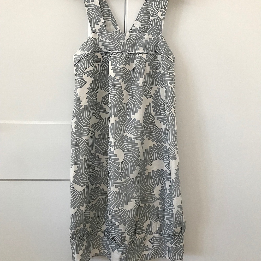 Beautiful 100% silk summer bubble dress by Country Road. 🌿